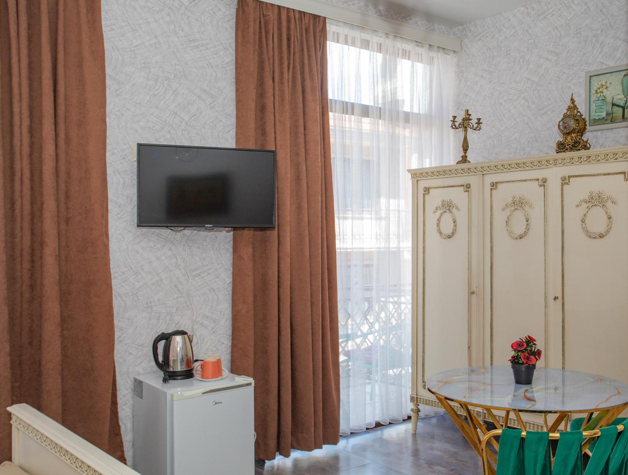 Hotel Homeland Batumi Exterior foto